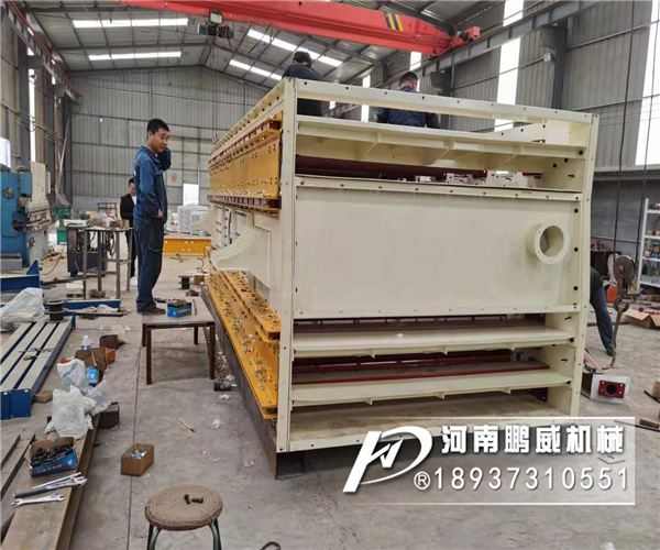 生產(chǎn)現(xiàn)場：2050馳張振動沸騰篩生產(chǎn)制造現(xiàn)場