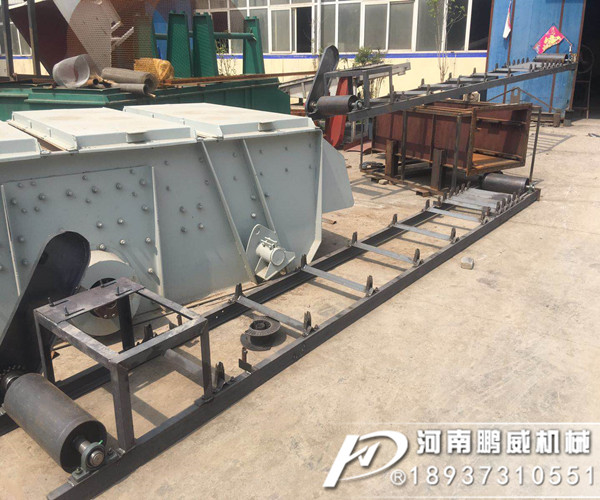 礦用鋼絲膠帶輸送機(jī)