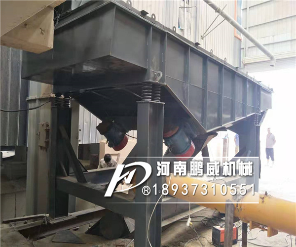 1840石英砂直線振動篩使用現(xiàn)場