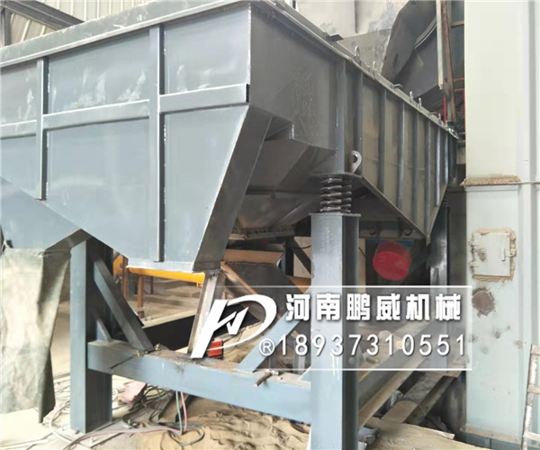 1840石英砂直線振動篩使用現(xiàn)場