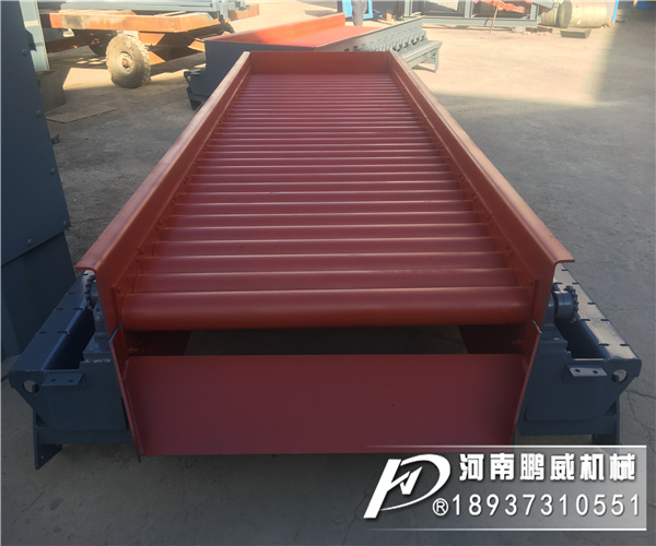 寬度1420mm顆粒物料圓輥篩篩分現(xiàn)場