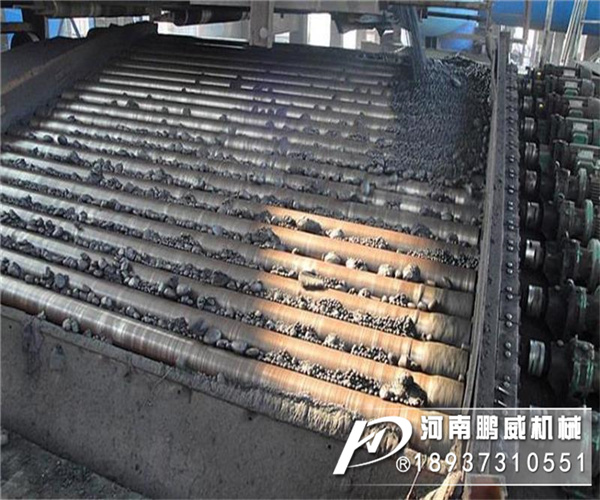 寬度1420mm顆粒物料圓輥篩篩分現(xiàn)場